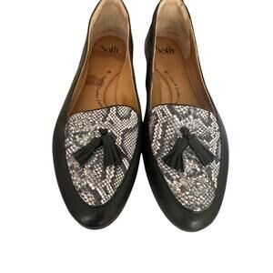 Sofft black and snake print tassled leather flats loafers 11M